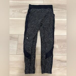 Lululemon Box It Out Tight Night View White Black Women’s‎ Size 8